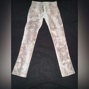 Gigi Moda snake skin button fly pants. Made in Italy. EUC 🌸